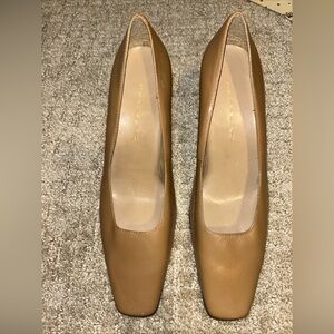 Bandolino Tyrus Women’s 8.5 M Tan Pumps